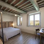 Casale Sterpeti לינה וארוחת בוקר 4*