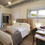 Casale Sterpeti 4*