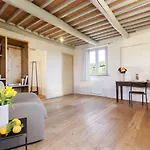 Casale Sterpeti לינה וארוחת בוקר 4*